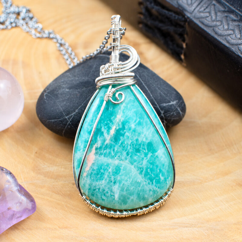 Pendentif "Elowen" en Amazonite et Cuivre Silver filled
