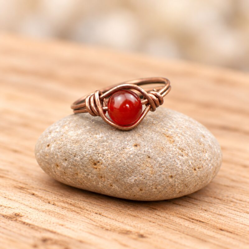 Bague " La Gardienne" en Cuivre vieilli et Pierres naturelles