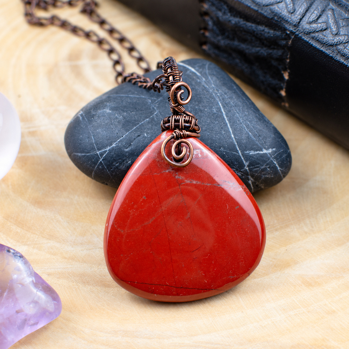 Pendentif "Rosée d’Or " en Jaspe rouge et Cuivre vieilli