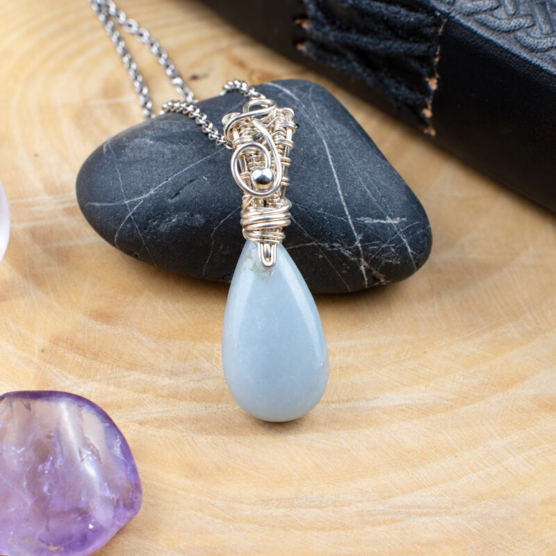 Pendentif " Bleu Sélène " en Angélite et Cuivre Silver-filled