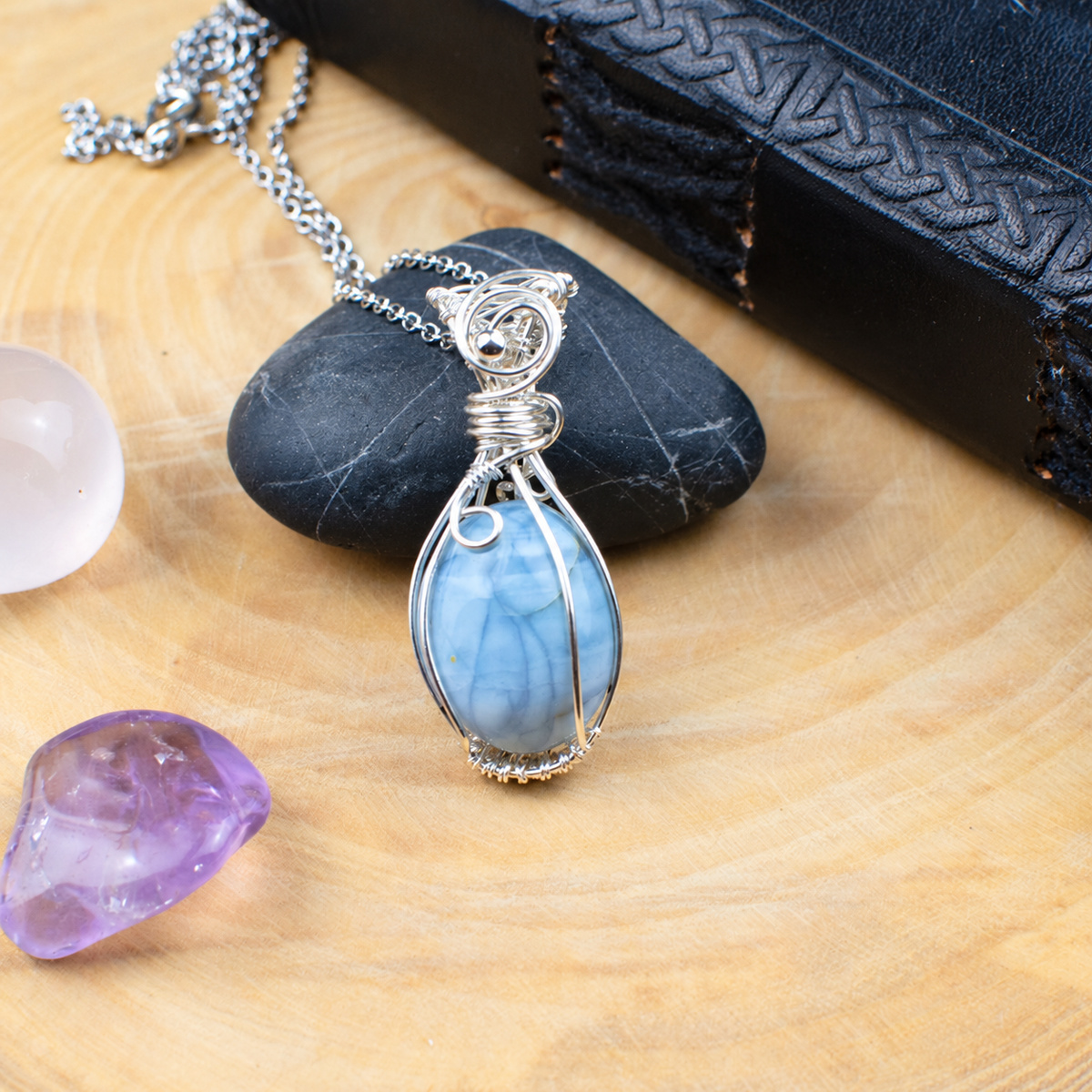 Pendentif "Givre Bleu" en Opale Bleue et Cuivre Silver-filled – Image 3