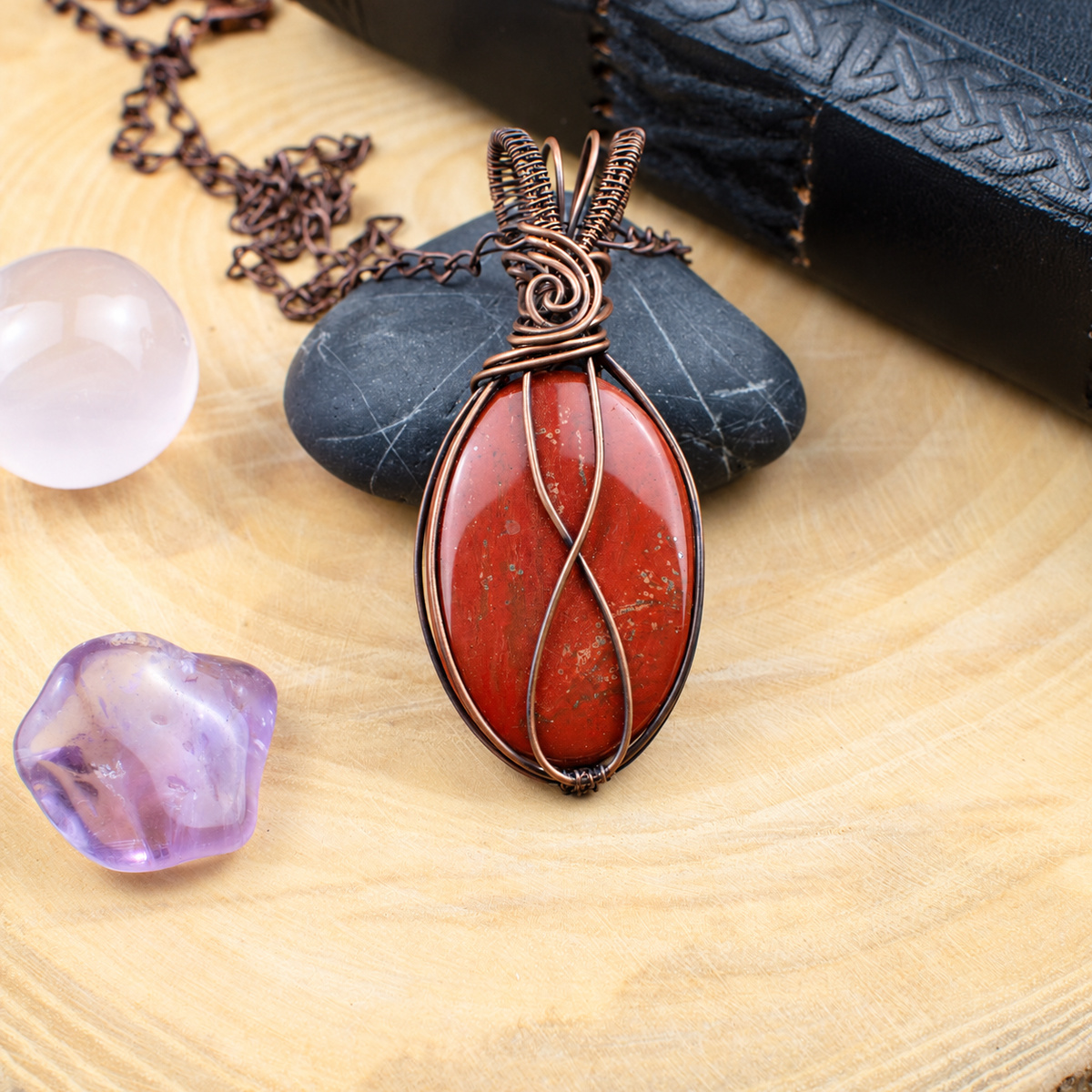 Pendentif "Or des Fées " en Jaspe rouge et Cuivre vieilli – Image 3