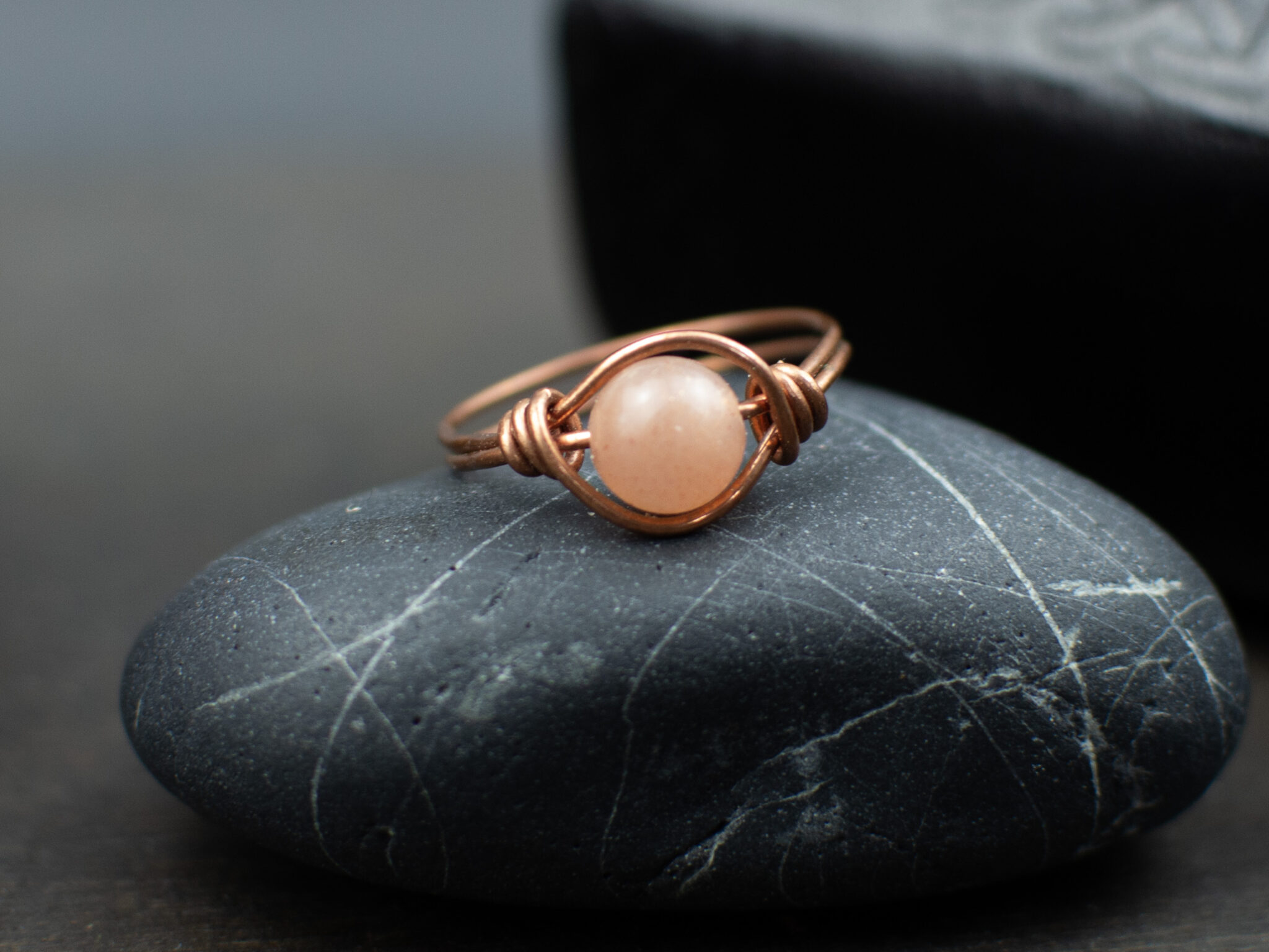 Bague " La Gardienne" en Cuivre vieilli et Pierres naturelles – Image 6