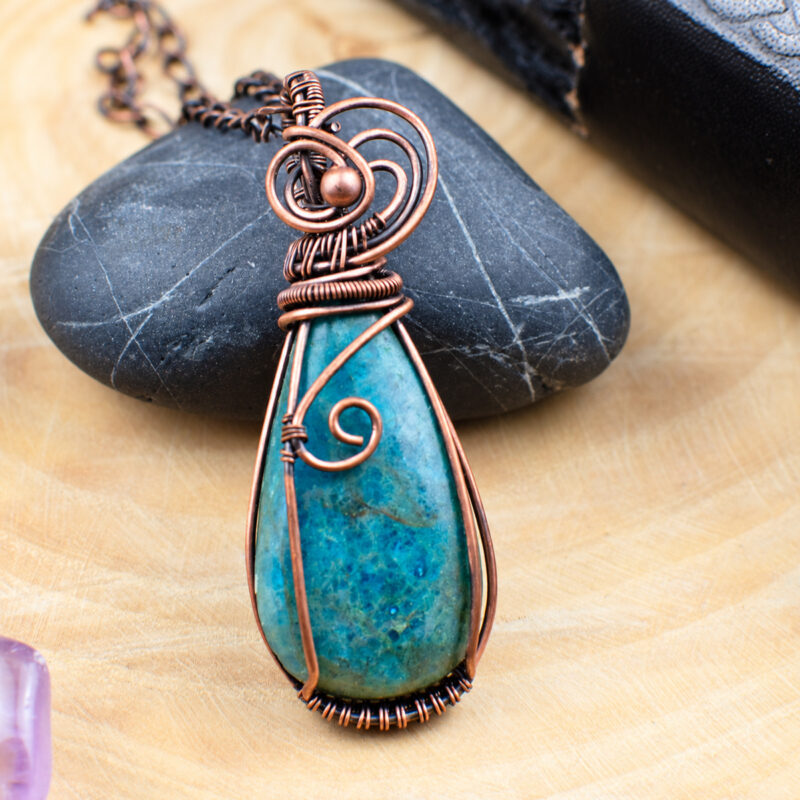 Pendentif "Larme d'Azur" en Apatite et Cuivre vieilli