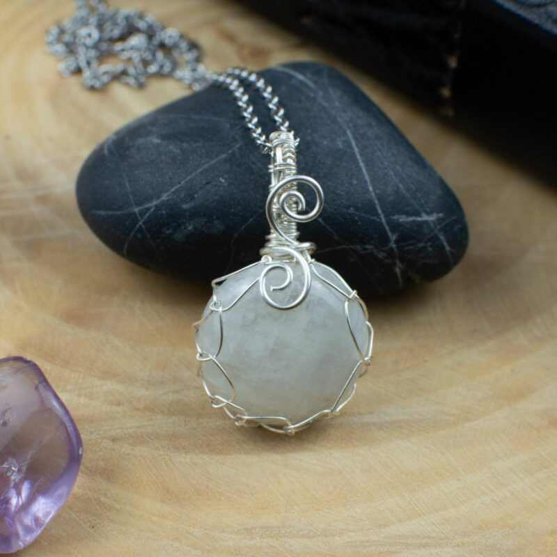Pendentif "Le Fil Lunaire", en Péristérite et cuivre Silver-filled