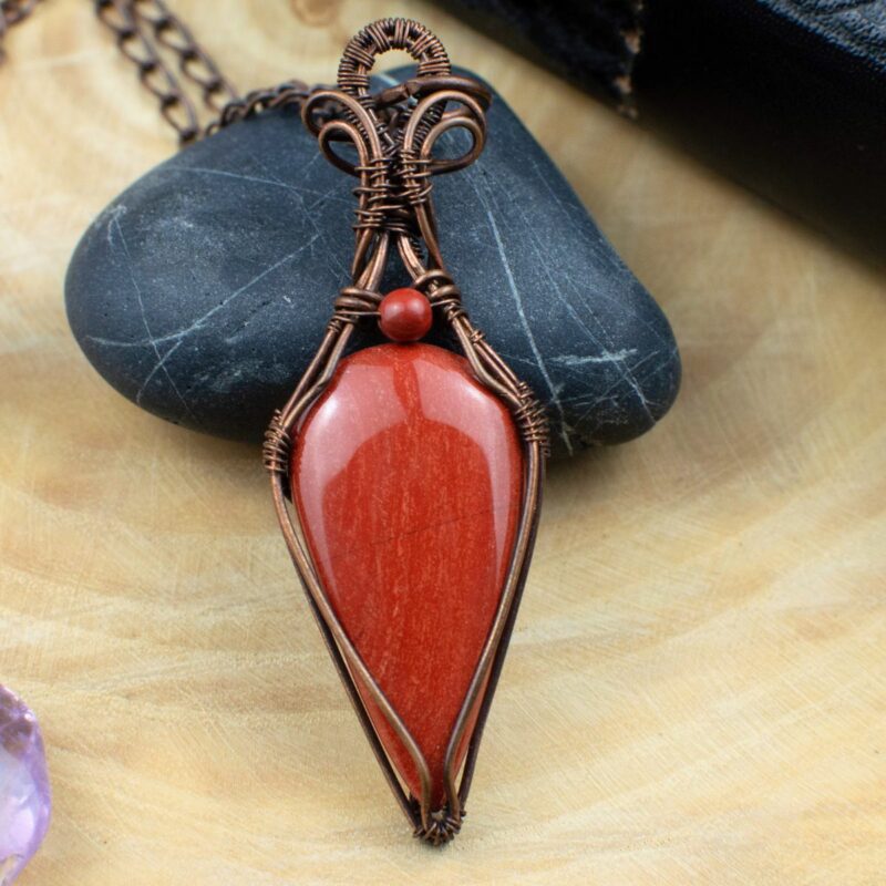 Pendentif "Feu d’Ambre" - Jaspe rouge et Cuivre vieilli